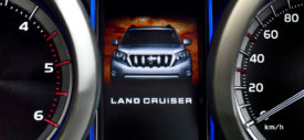 2014 Toyota Land Cruiser Prado dashboard