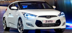 Hyundai Veloster white