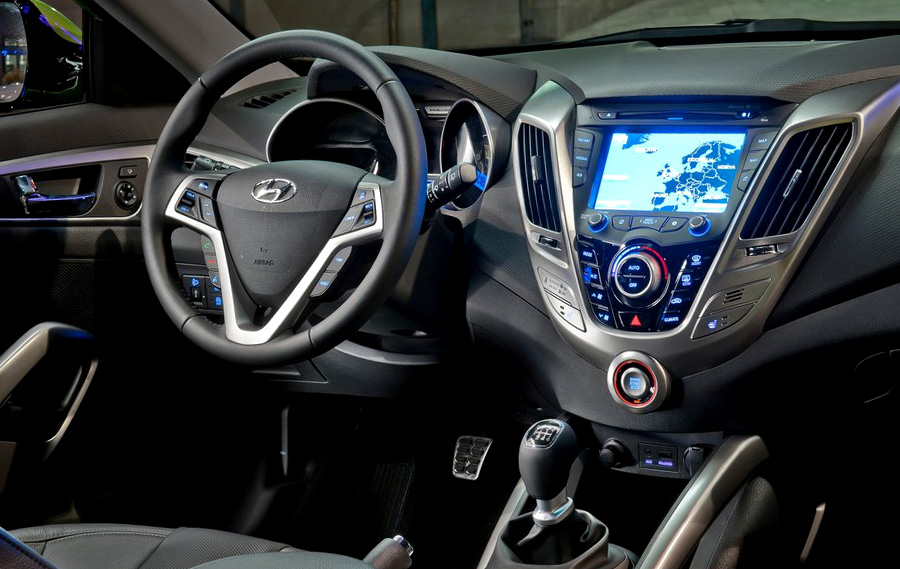 Hyundai, Hyundai Veloster dashboard: Hyundai Veloster Akan Hadir di IIMS 2013