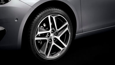 2014 Peugeot 308 : Lebih Simpel!