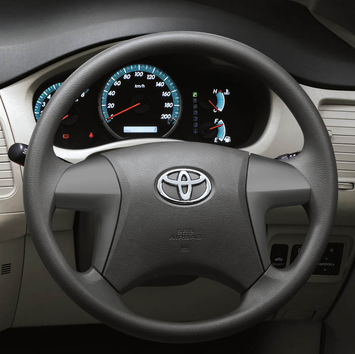 Mobil Baru, Toyota Kijang Innova 2013 Setir tipe E: Nih Gambar High Resolution Foto Kijang Innova Facelift 2013