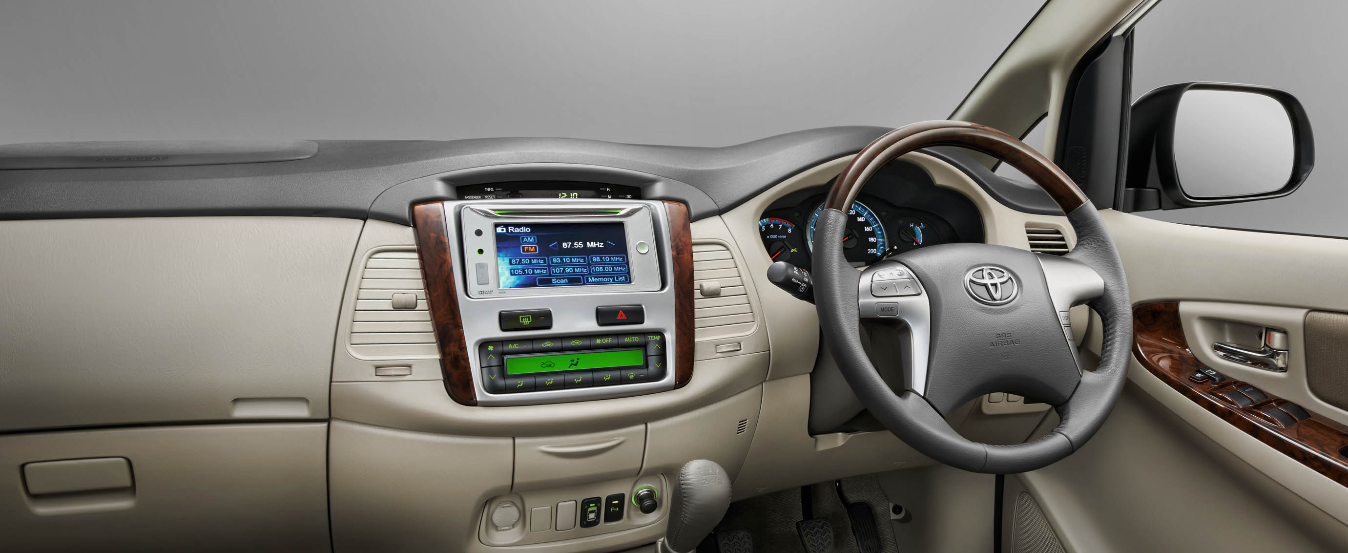  Modifikasi Audio Toyota Innova Ottomania86