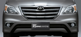 Toyota Kijang Innova 2013 rear seat entertainment