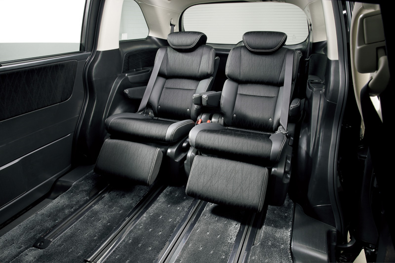 Honda, Honda Odyssey sliding captain seats: Honda Odyssey 2014 Mulai Diperkenalkan