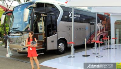 Bus dan Truk Besar Pun Tak Mau Kalah Ikut Mejeng di IIMS Bus dan Truk Besar Pun Tak Mau Kalah Ikut Mejeng di IIMS