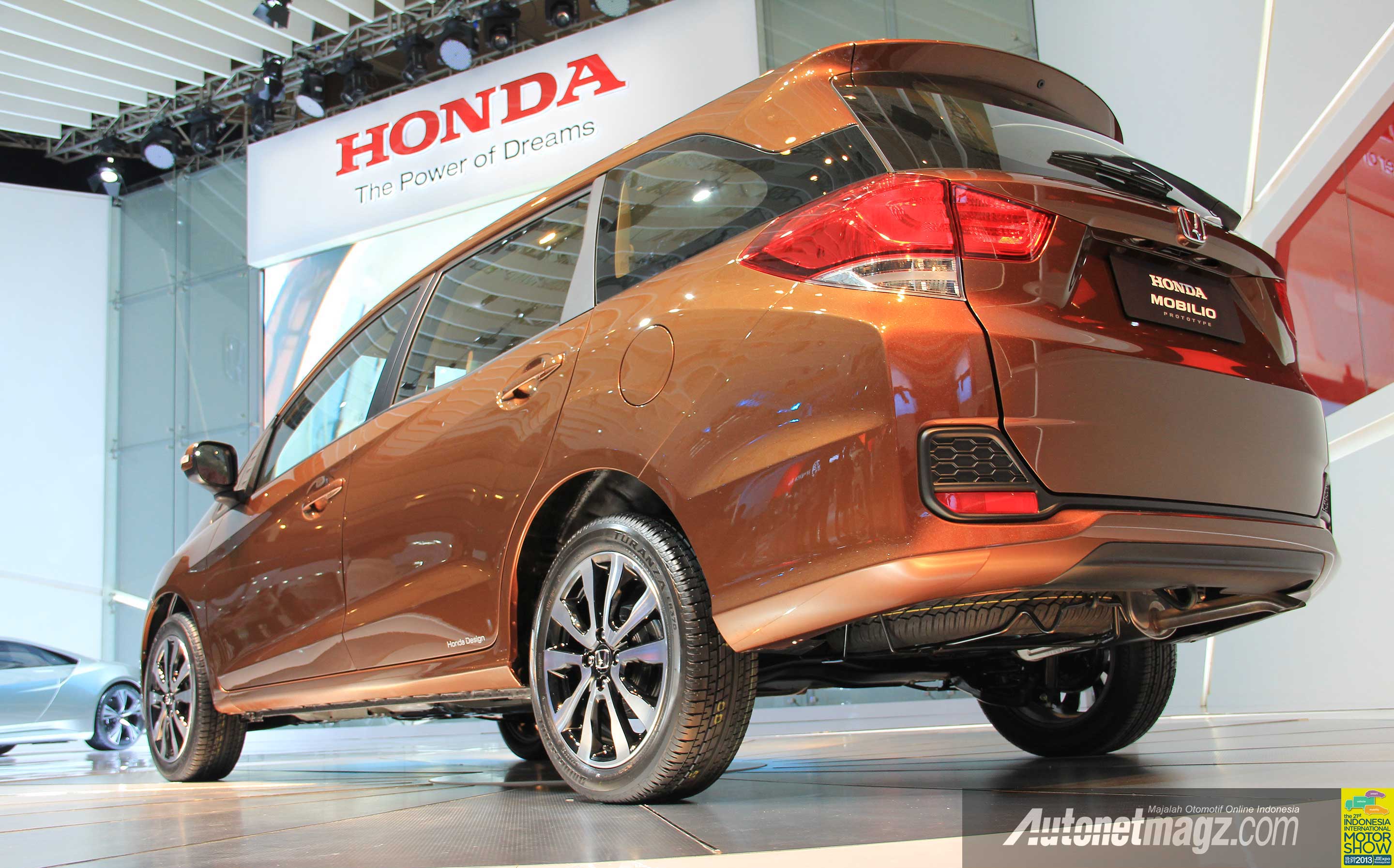 Honda, Dimensi Honda Mobilio Indonesia: Honda Mobilio: Low MPV dari Honda Yang Diciptakan Khusus Untuk Indonesia