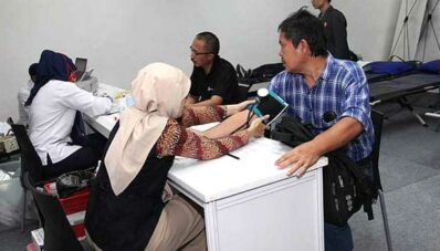 Kepedulian Sosial Disela-sela Pameran Mobil IIMS 2013