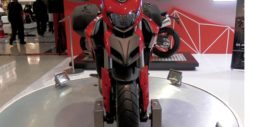 Ducati Hyperstrada seating