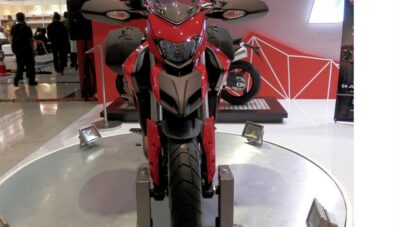Ducati Hyperstrada Diperkenalkan di IIMS 2013 Ducati Hyperstrada Diperkenalkan di IIMS 2013