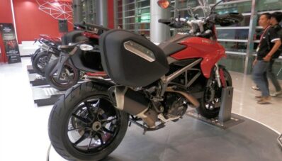 Ducati Hyperstrada Diperkenalkan di IIMS 2013 Ducati Hyperstrada Diperkenalkan di IIMS 2013