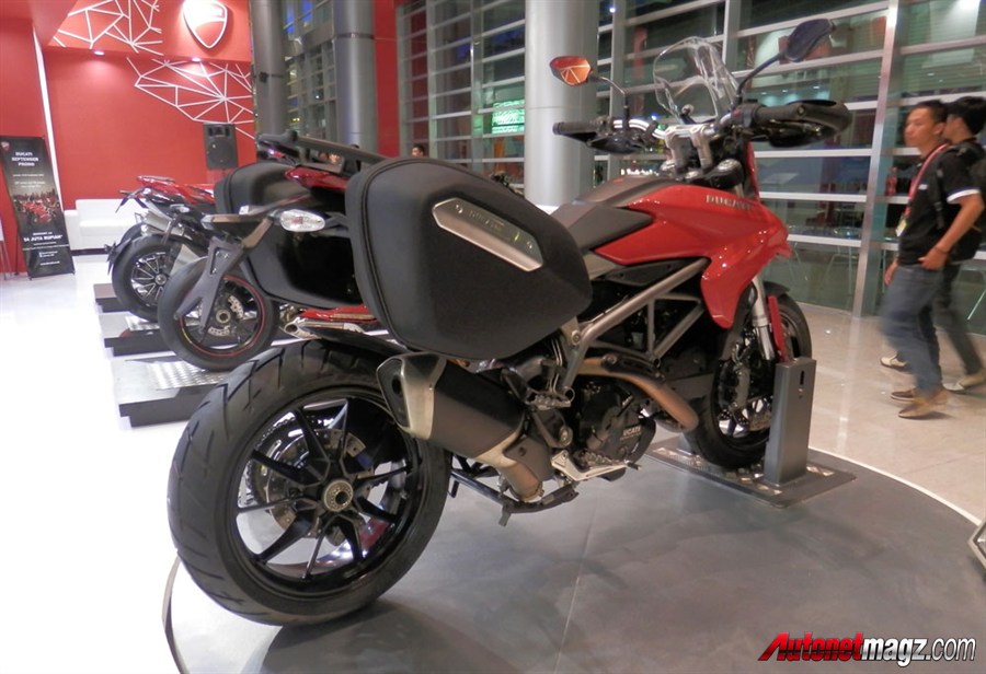 Ducati, Ducati Hyperstrada rear: Ducati Hyperstrada Diperkenalkan di IIMS 2013