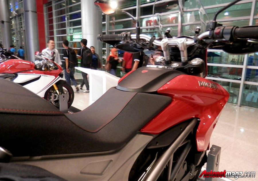 Ducati, Ducati Hyperstrada seating: Ducati Hyperstrada Diperkenalkan di IIMS 2013