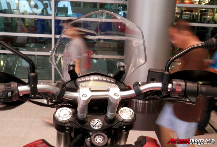 Ducati, Ducati Hyperstrada speedometer: Ducati Hyperstrada Diperkenalkan di IIMS 2013