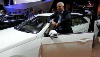 Mercedes-Benz E-Class 2014 Facelift Diluncurkan di IIMS 2013 Mercedes-Benz E-Class 2014 Facelift Diluncurkan di IIMS 2013