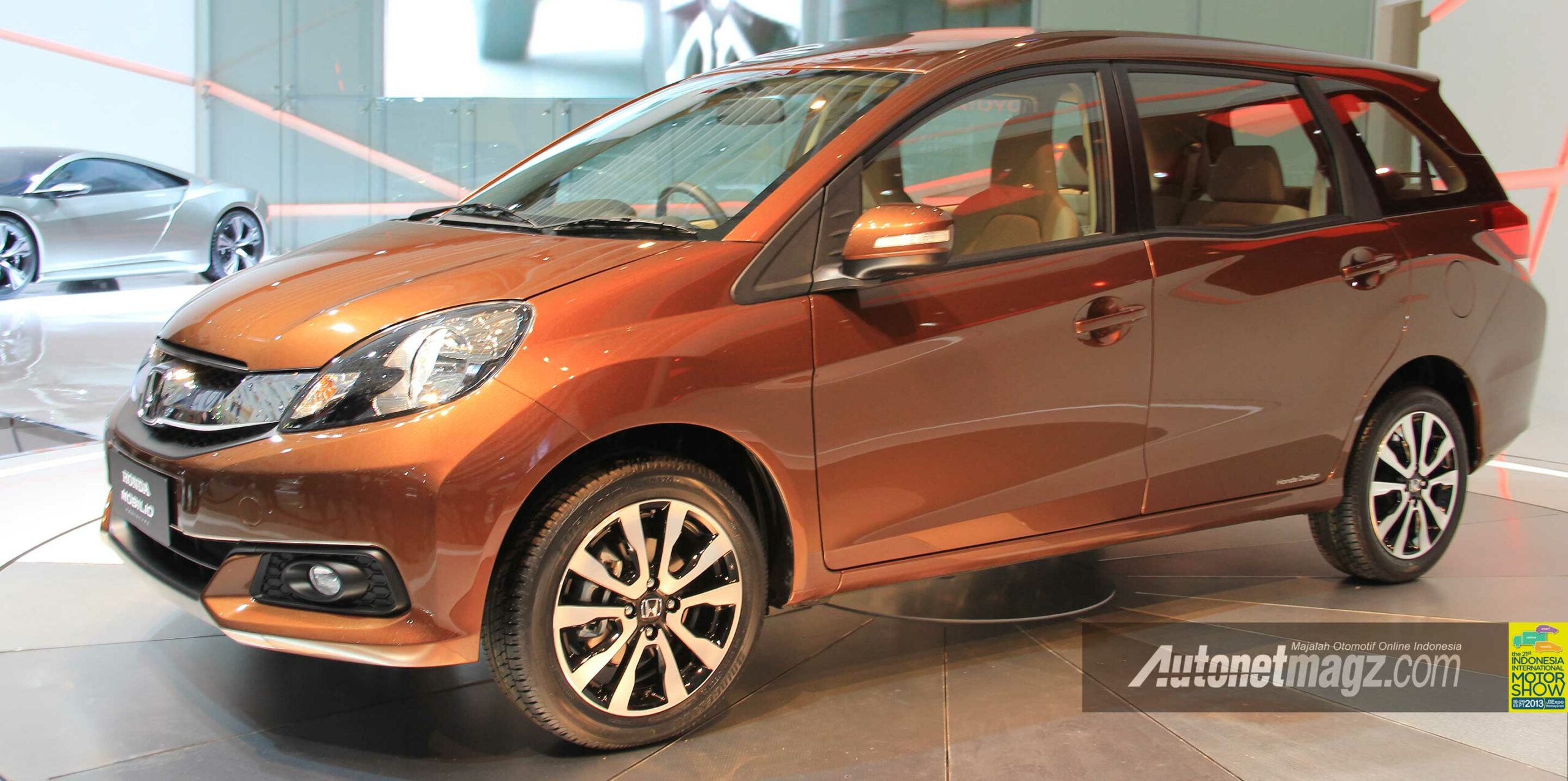 Honda Mobilio Low MPV Honda Design