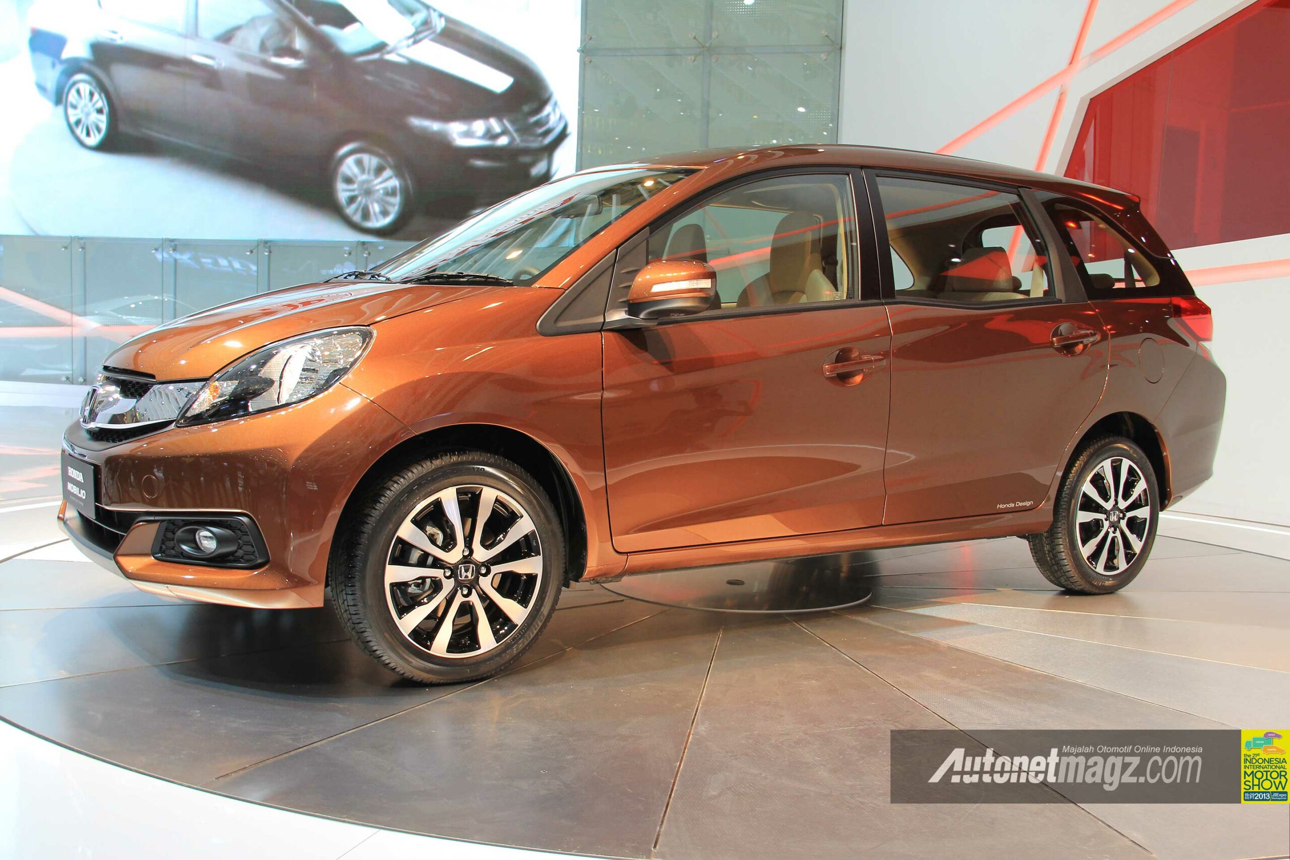 Honda Mobilio Low MPV Honda Design
