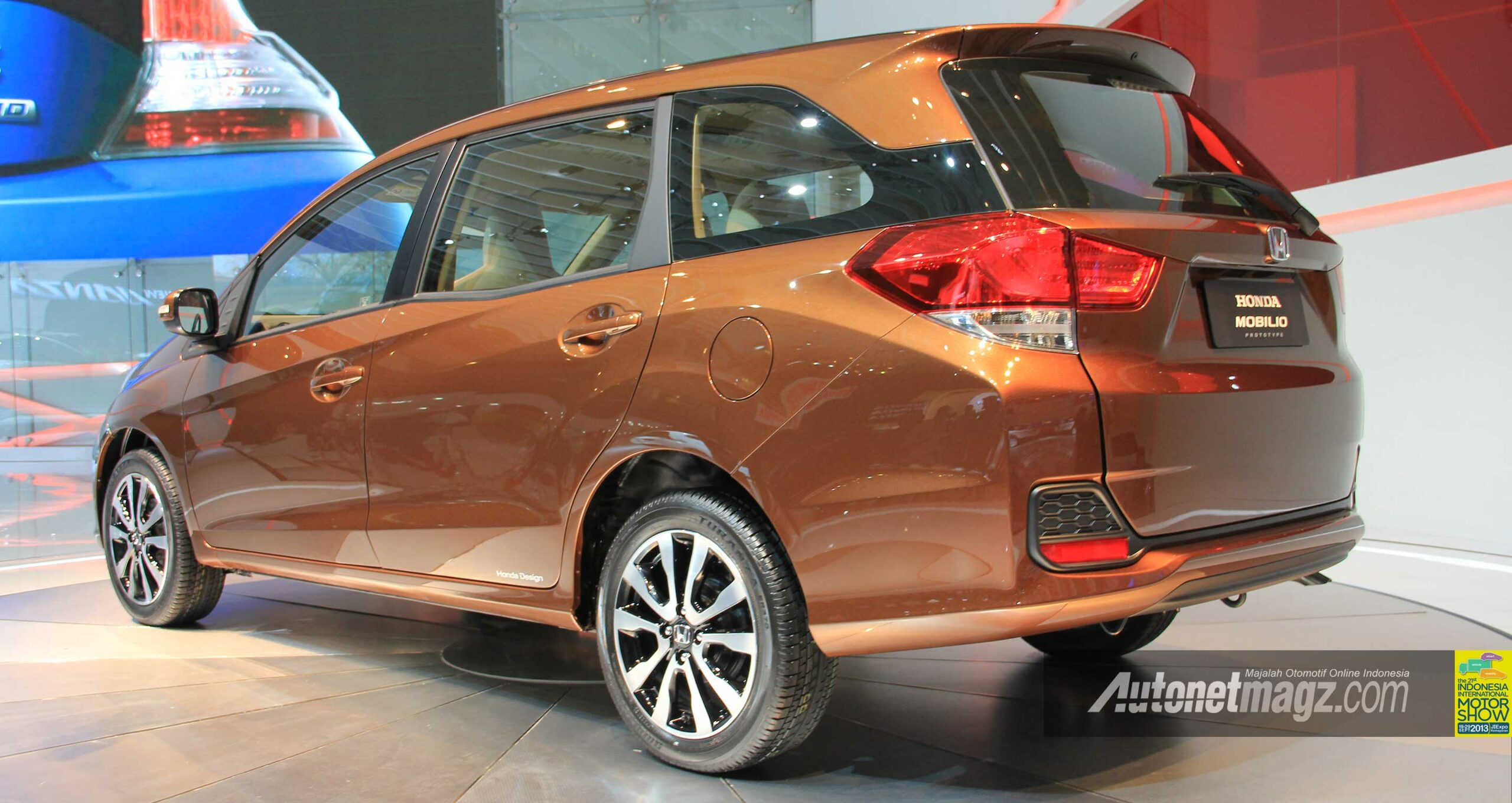 Honda Mobilio Low MPV Honda Design