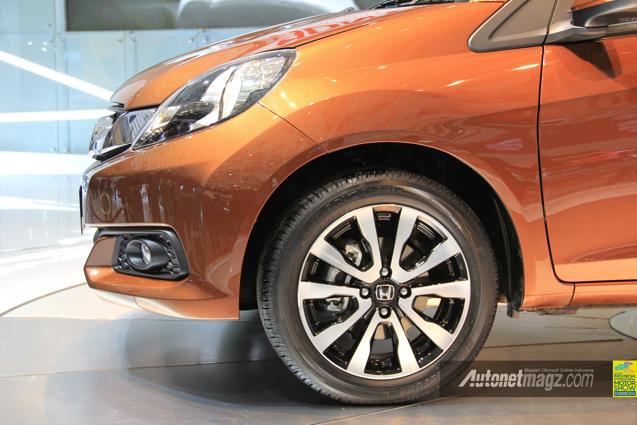 Honda Mobilio Low MPV Honda Design