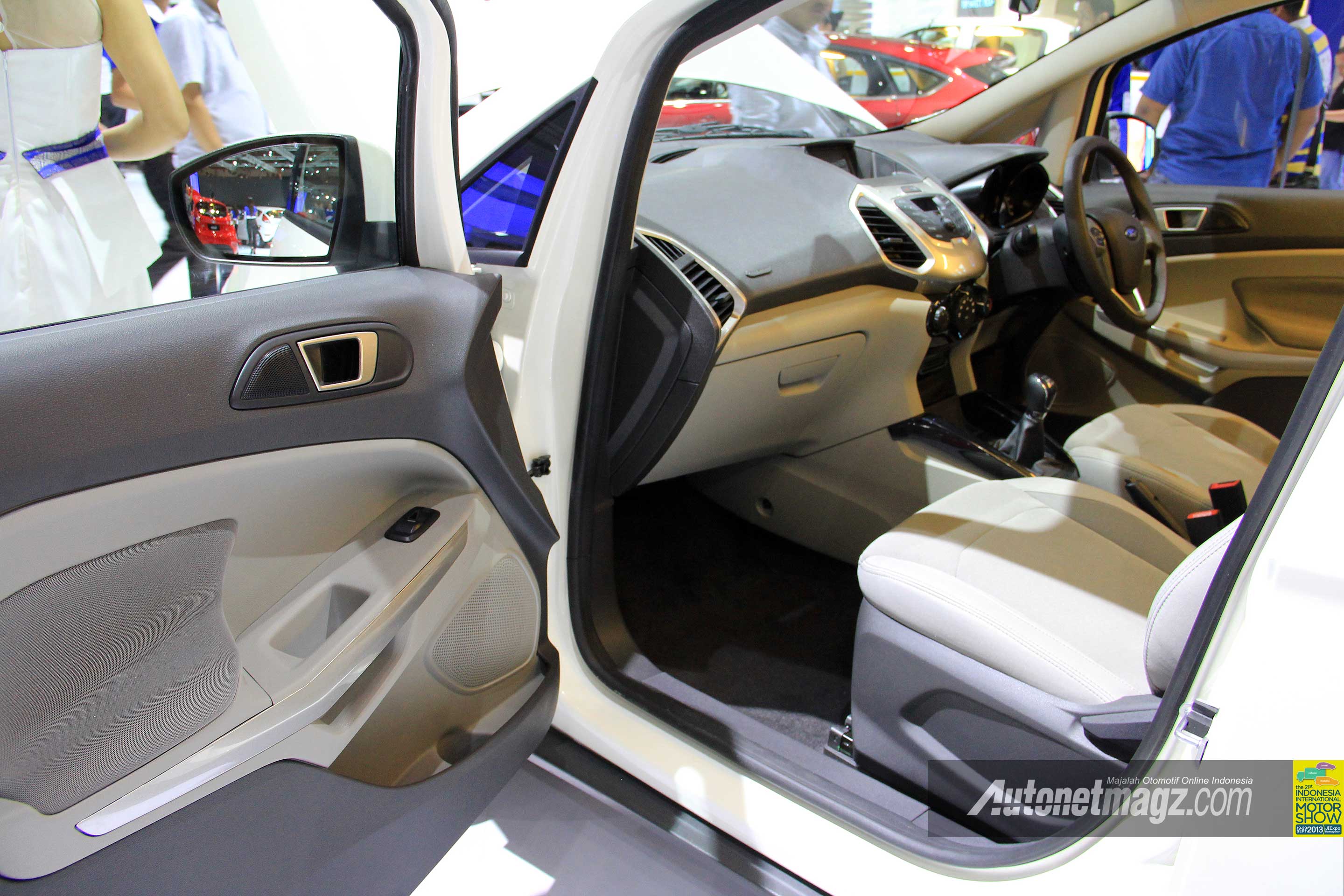 Ford, Interior Ford EcoSport: Ford EcoSport Sudah Mulai Diperkenalkan Untuk Pasar Indonesia