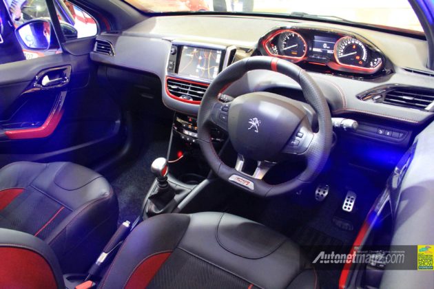 Interior Peugeot 208 GTi