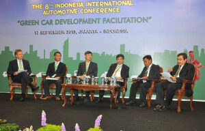 Konferensi Otomotif Internasional Awali Rangkaian Acara IIMS 2013 Konferensi Otomotif Internasional Awali Rangkaian Acara IIMS 2013