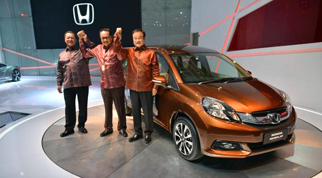 Launching Honda Mobilio di IIMS 2013