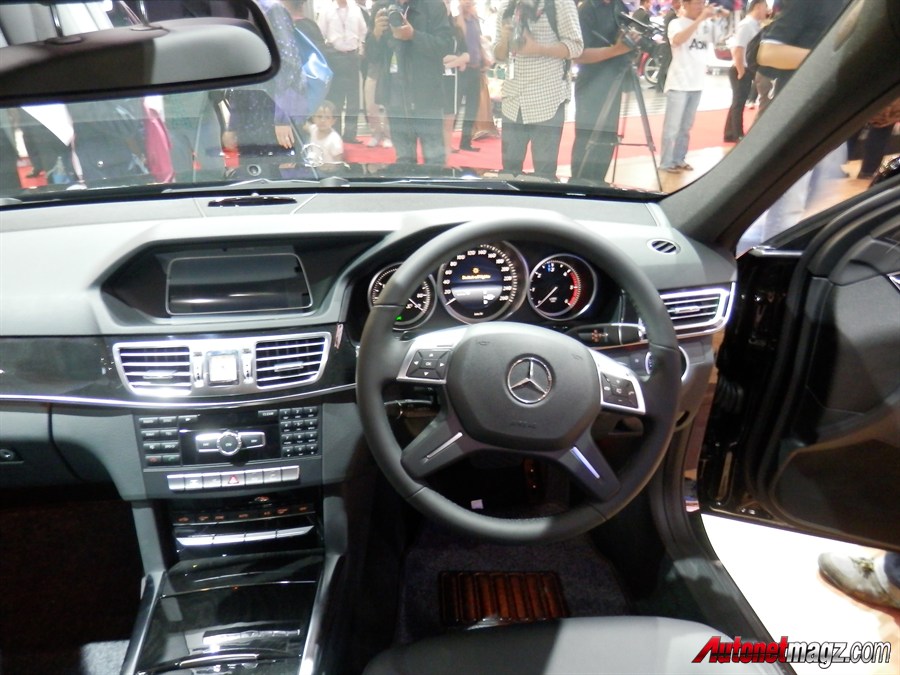 IIMS 2013, Mercedes Benz E-Class 2014 interior: Mercedes-Benz E-Class 2014 Facelift Diluncurkan di IIMS 2013