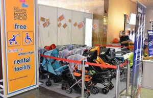 Kepedulian Sosial Disela-sela Pameran Mobil IIMS 2013