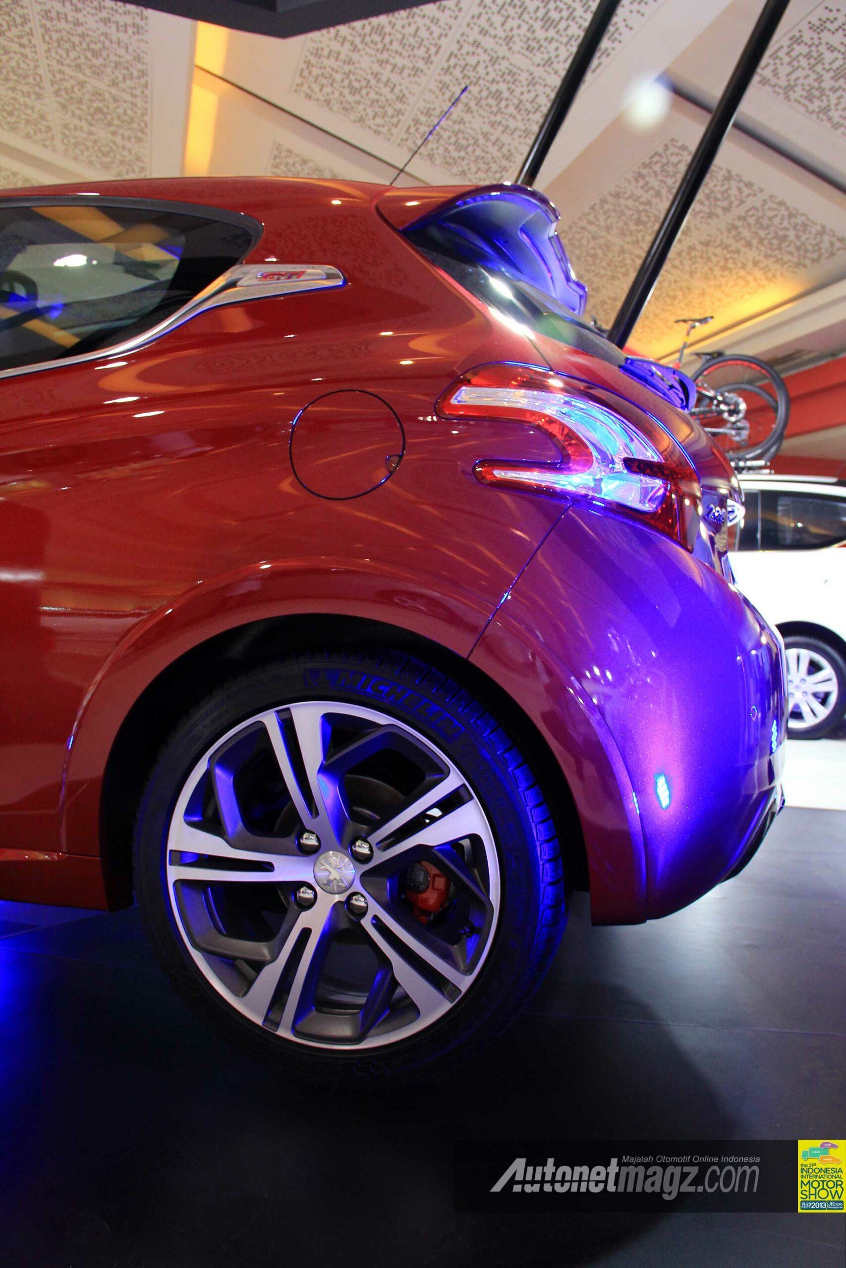 Peugeot 208 GTi rear view