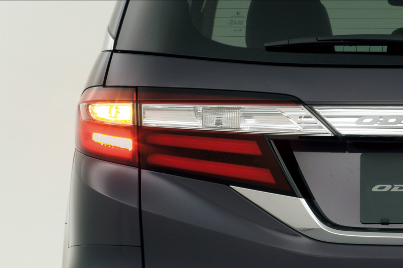 Honda, Stoplight Honda Odyssey 2014: Honda Odyssey 2014 Mulai Diperkenalkan