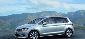 VW Golf Sportsvan spacious cabin