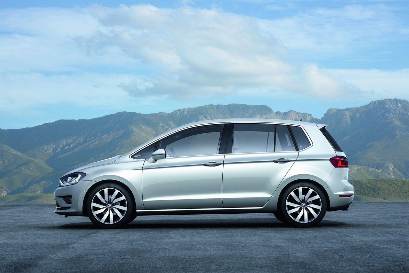 Frankfurt Motor Show 2013, VW Golf Sportsvan side: VW Golf Sportsvan : Pengganti VW Golf Plus