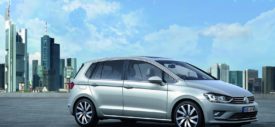 VW Golf Sportsvan spacious cabin