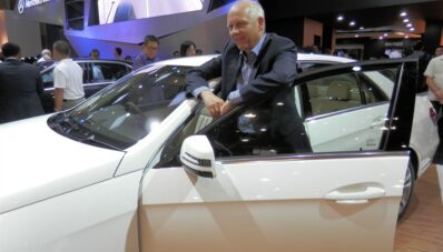 Mercedes-Benz E-Class 2014 Facelift Diluncurkan di IIMS 2013 Mercedes-Benz E-Class 2014 Facelift Diluncurkan di IIMS 2013