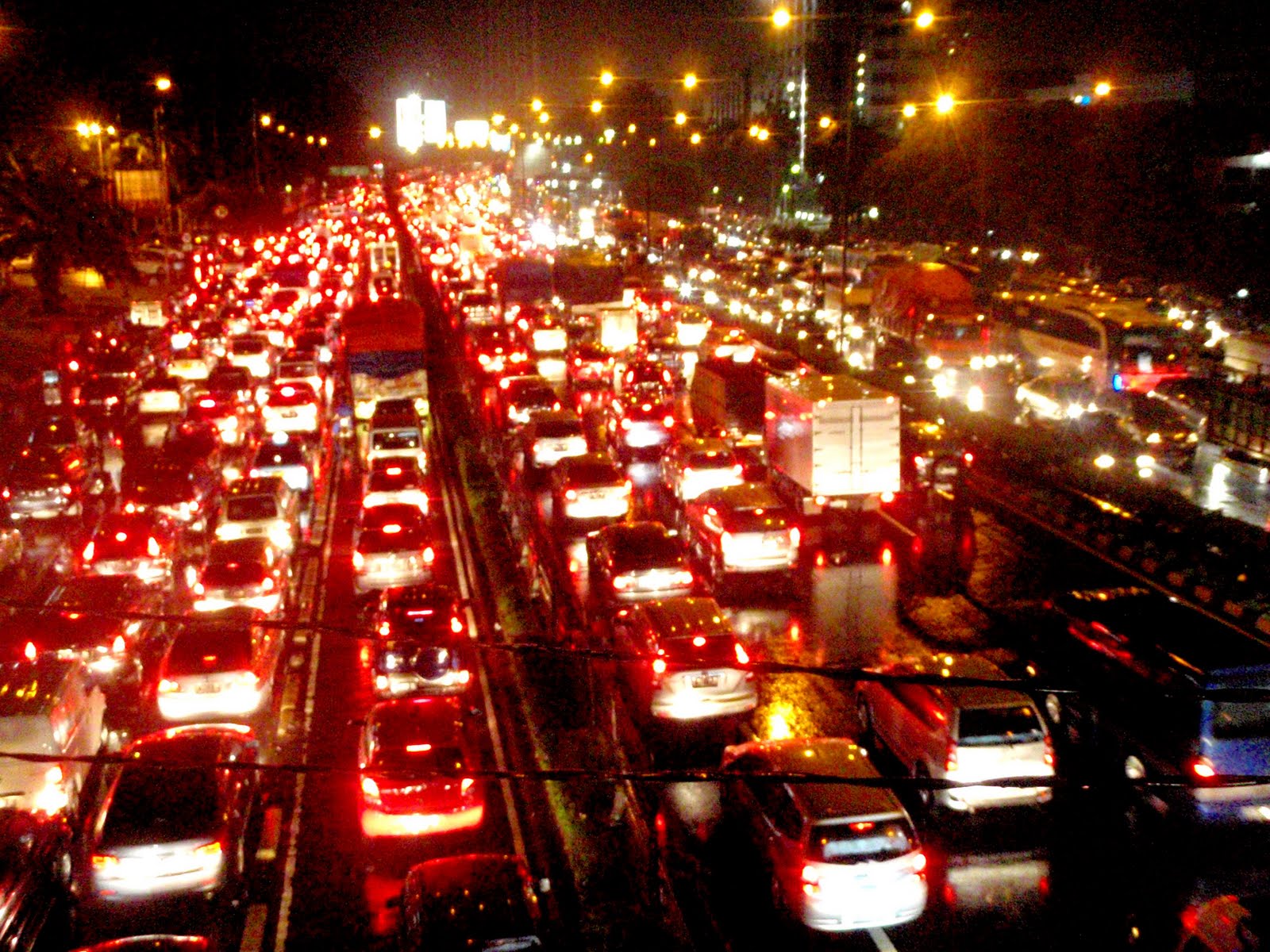 Nasional, Jakarta Macet: Kebijakan Mobil Murah Yang Salah Sasaran