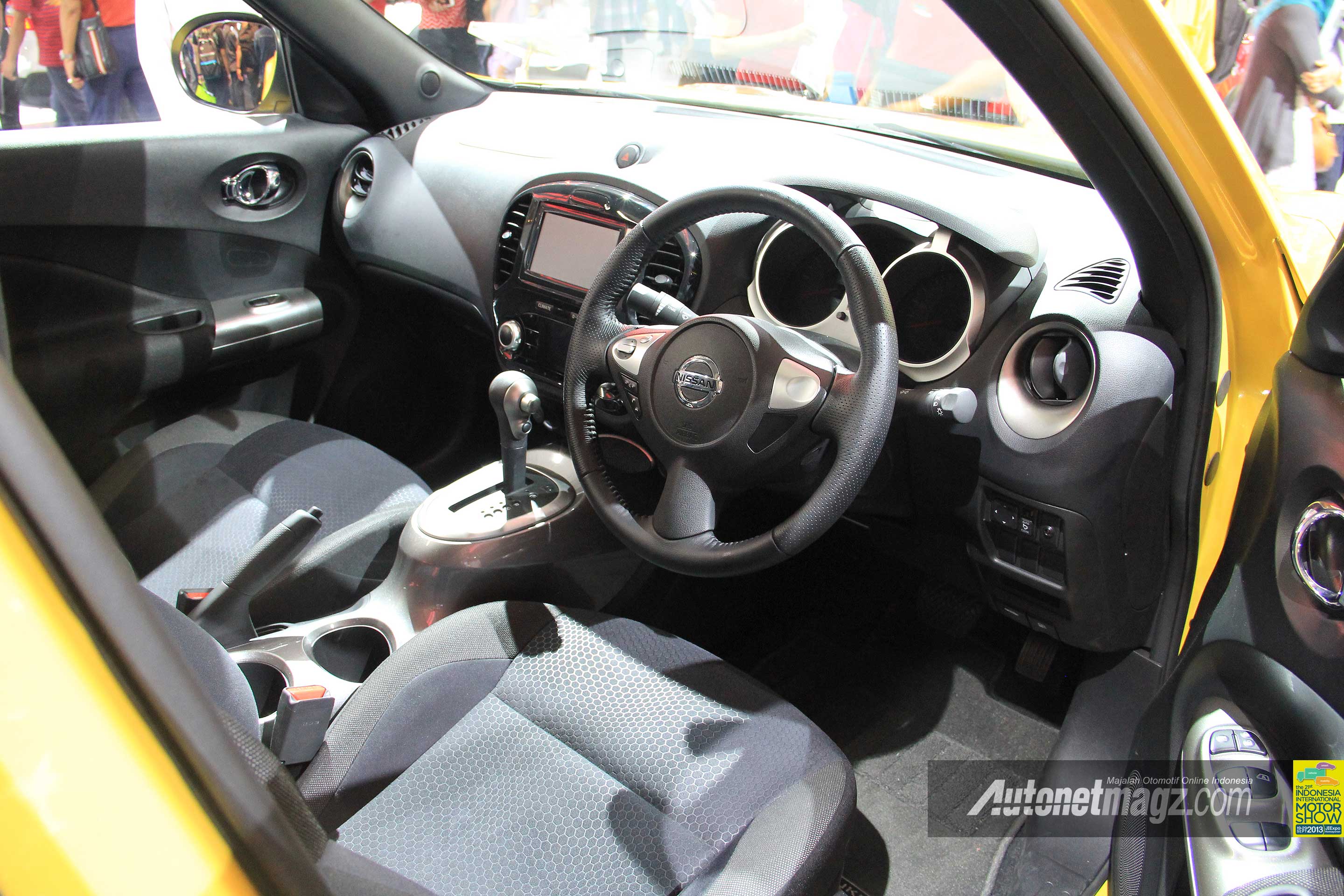 2013 New Nissan Juke interior