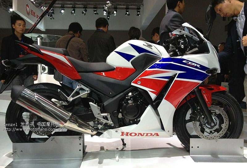 EICMA, Foto detil Honda CBR300R 2014: Honda CBR300R Diluncurkan di China!