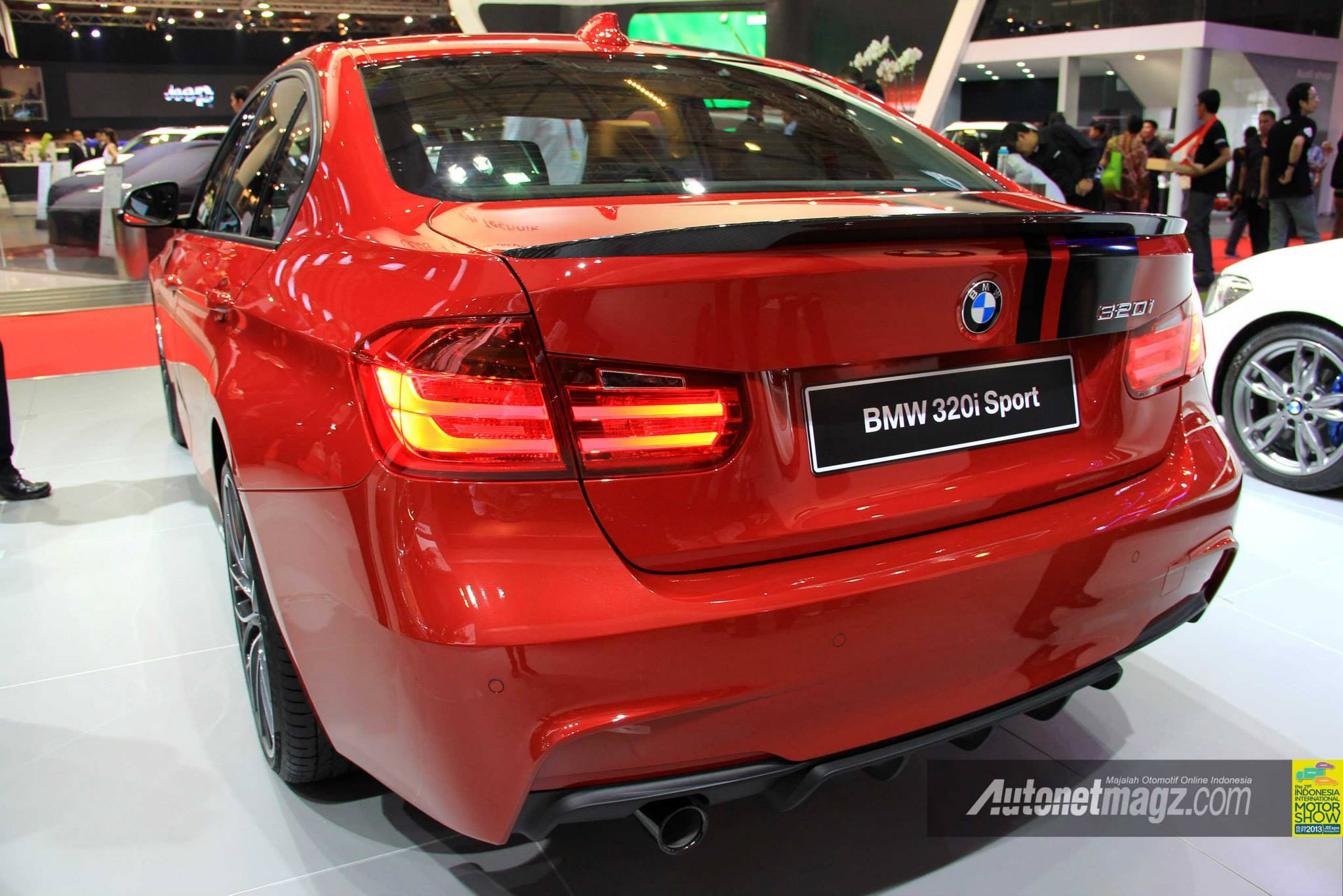 BMW, BMW 320i Sport: BMW seri 3 Sport Diperkenalkan di Indonesia