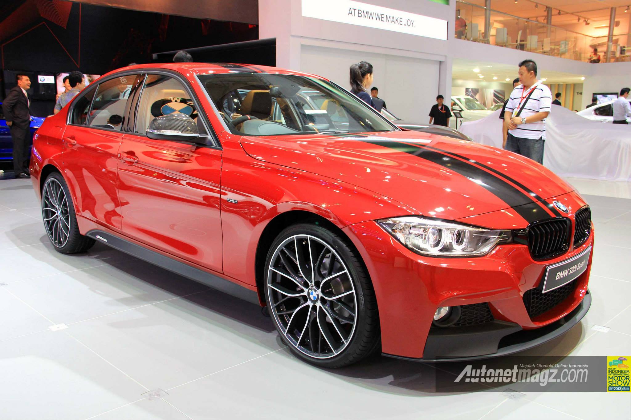 BMW, BMW 320i Sport M Performance: BMW seri 3 Sport Diperkenalkan di Indonesia