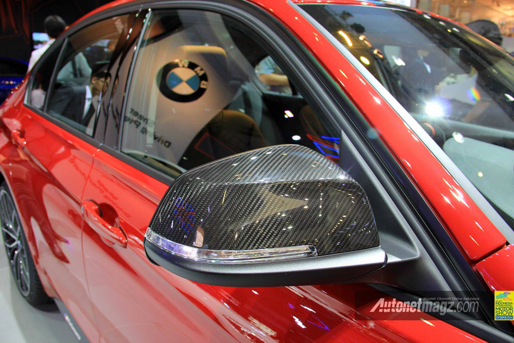 BMW, Carbon fibre on BMW 320i Sport: BMW seri 3 Sport Diperkenalkan di Indonesia