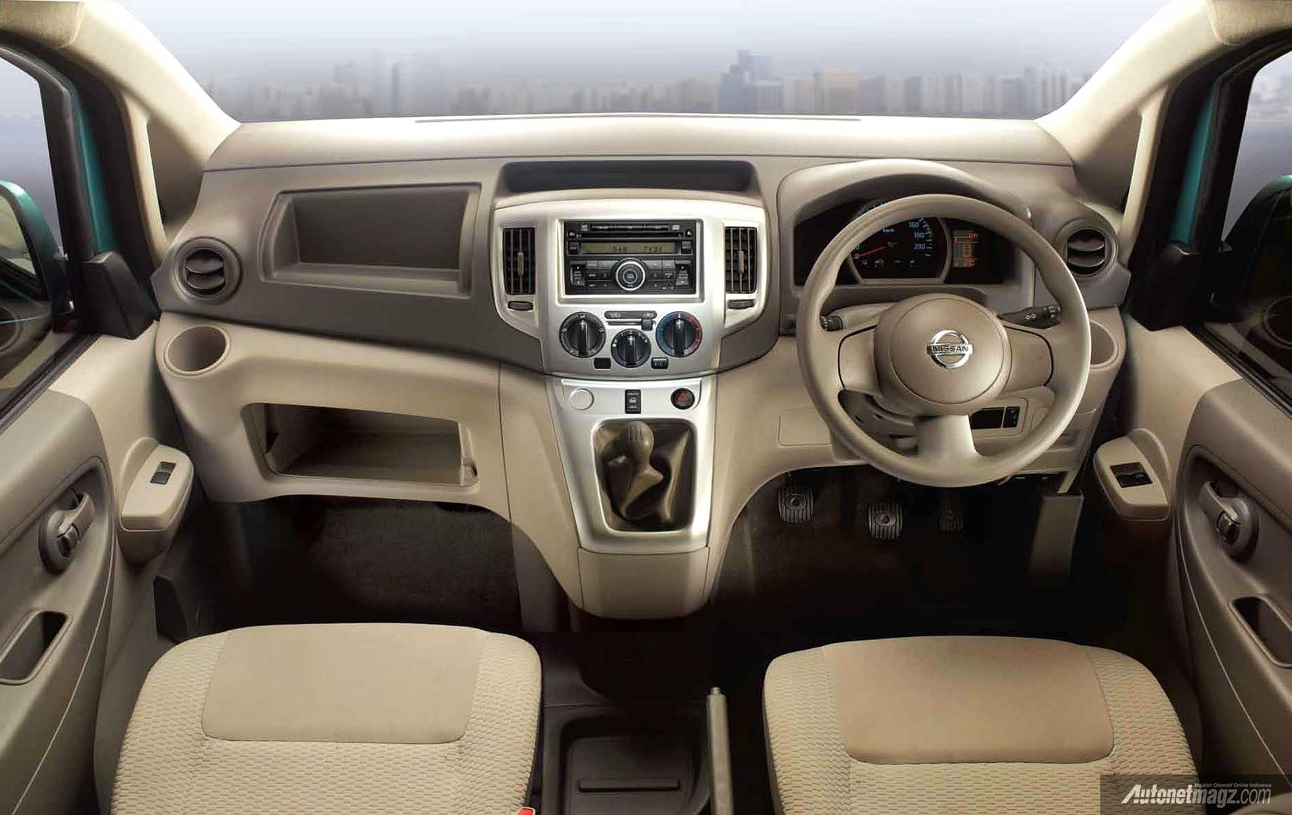 International, Interior Nissan Evalia 2014: Nissan Evalia Facelift Diluncurkan di India