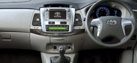 Toyota New Innova Grade Z versi India dengan striping di body samping