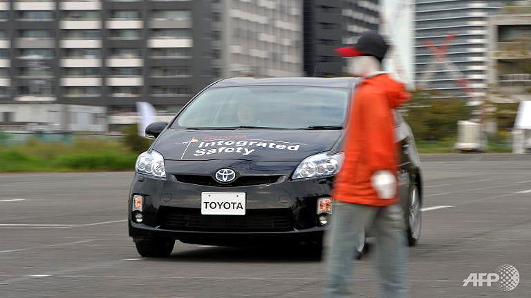 International, mobil pintar Toyota: Toyota Sedang Persiapkan Mobil Yang Bisa Jalan Sendiri