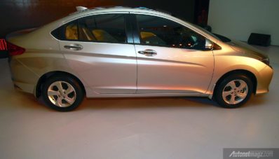 Melihat Lebih Detil All-new Honda City 2014 Melihat Lebih Detil All-new Honda City 2014