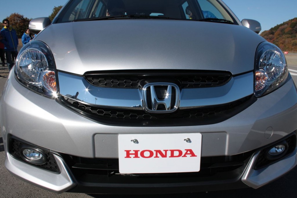 Honda, Grille Honda Mobilio yang sedang diuji coba di sirkuit Motegi Jepang: HOT: Honda Mobilio Sudah Dikirim ke Jepang Untuk Di Test
