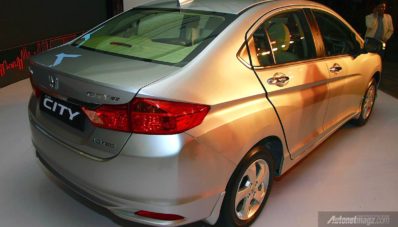 Melihat Lebih Detil All-new Honda City 2014 Melihat Lebih Detil All-new Honda City 2014