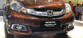 Honda Mobilio Prestige side chrome body moulding
