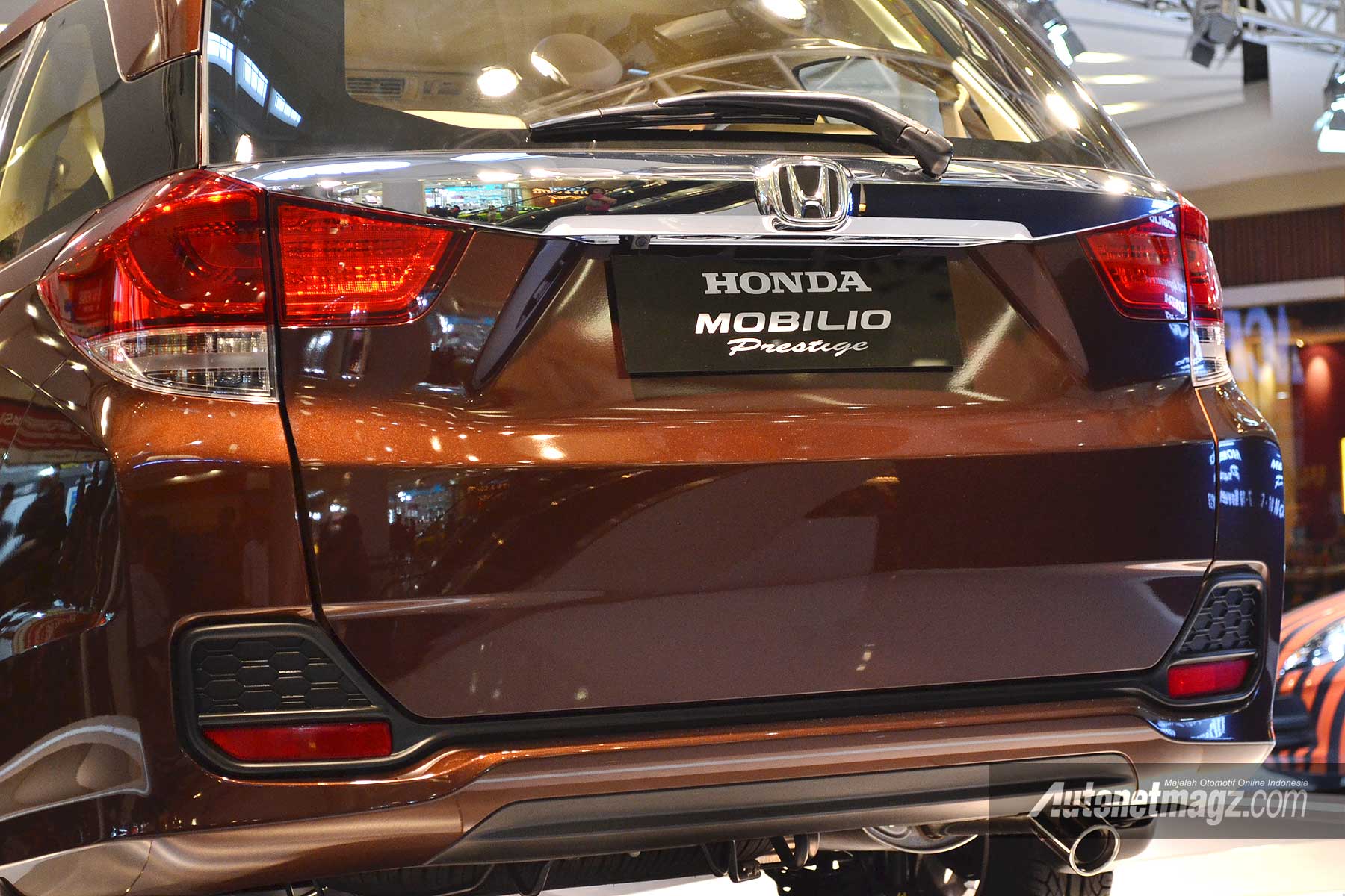 Honda, Honda Mobilio Prestige rear chrome garnish: Honda Mobilio Prestige 2014 Hari Ini Resmi Diluncurkan