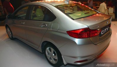 Melihat Lebih Detil All-new Honda City 2014 Melihat Lebih Detil All-new Honda City 2014