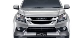 Isuzu MU-X under hood